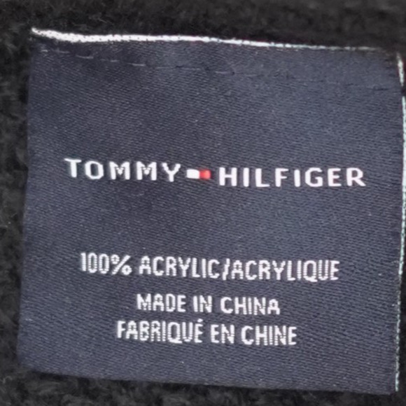 Tommy Hilfiger Unisex Black Knit Cuffed Beanie Hat Logo Acrylic Y2K MSPR $59 - Picture 3 of 9